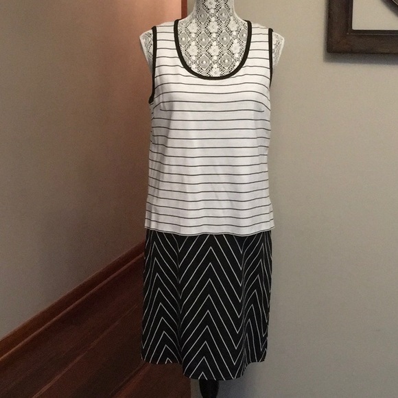 [St. John ] Caviar Popover Mod Dress - Picture 2 of 8